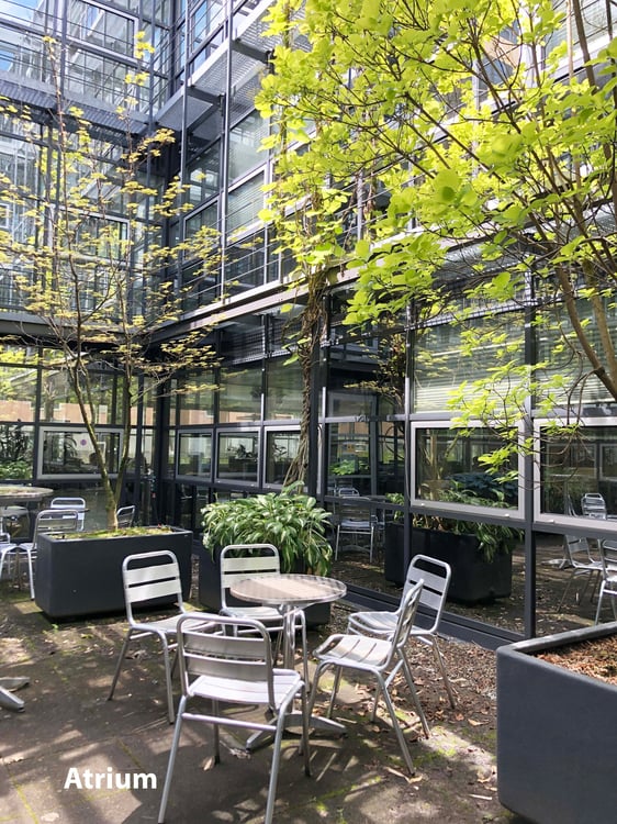 Büro mit Zugang zum Atrium 5