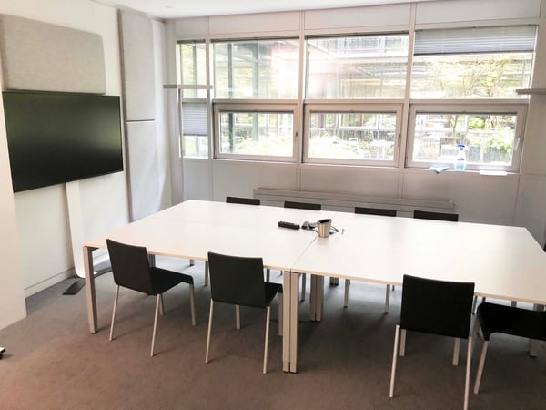 Büro mit Zugang zum Atrium 4