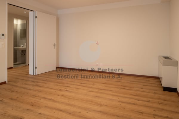 UFFICI LUMINOSI AL PENULTIMO PIANO 2