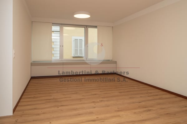 UFFICI LUMINOSI AL PENULTIMO PIANO 10