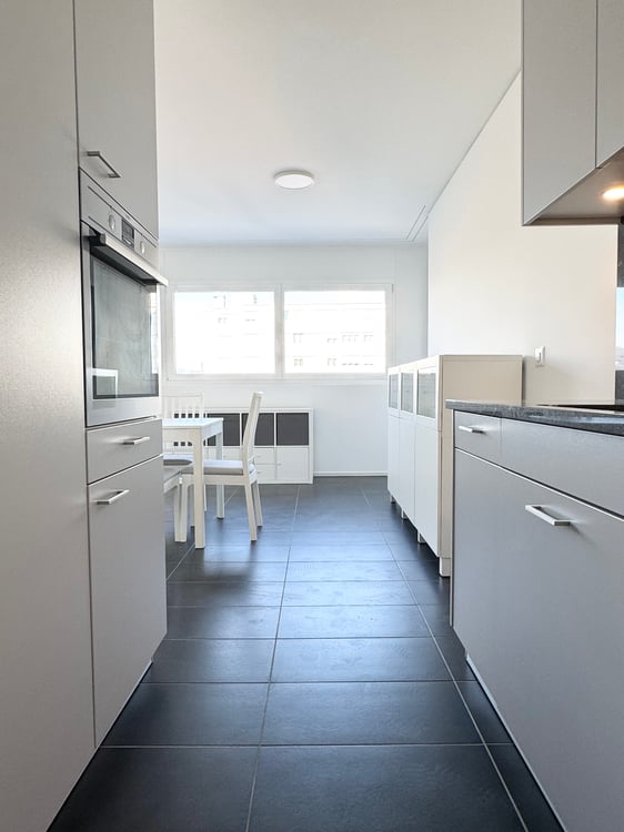 Ammobiliato, in posizione centrale e vicino ai principali servizi 6