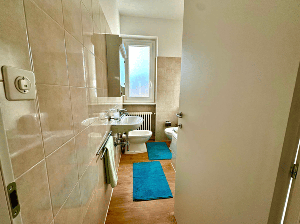 Ammobiliato, completamente ristrutturato ed in prima locazione 10