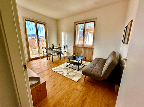 Ammobiliato, completamente ristrutturato ed in prima locazione 1