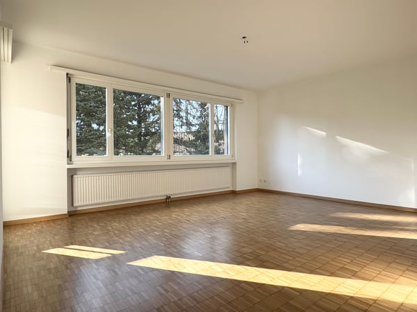 In comoda posizione a pochi passi dalla stazione ferroviaria 2