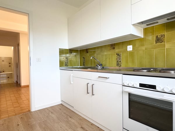 In comoda posizione a pochi passi dalla stazione ferroviaria 5