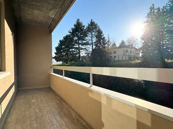 In comoda posizione a pochi passi dalla stazione ferroviaria 3