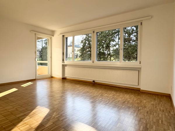 In comoda posizione a pochi passi dalla stazione ferroviaria 1