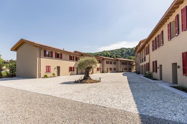 Ex masseria completamente ristrutturata, in prima locazione con magnifica vista aperta 9