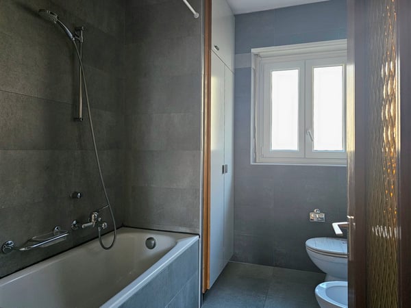 Bellinzona Daro: Ampia e confortevole casa bifamiliare con incantevole vista dominante 13