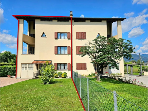 Stabio: Confortevole villa unifamiliare contigua con ampio giardino e importanti indici edificatori 2