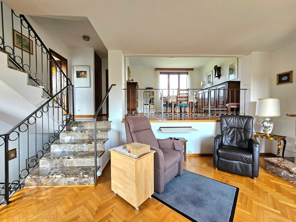 Stabio: Confortevole villa unifamiliare contigua con ampio giardino e importanti indici edificatori 9