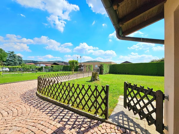 Stabio: Confortevole villa unifamiliare contigua con ampio giardino e importanti indici edificatori 4