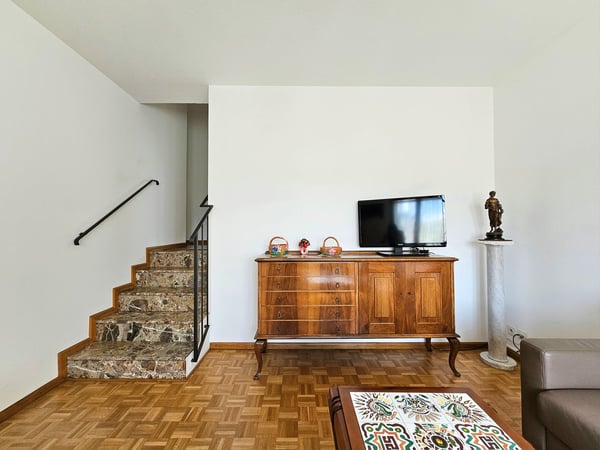 Stabio: Confortevole villa unifamiliare contigua con ampio giardino e importanti indici edificatori 5