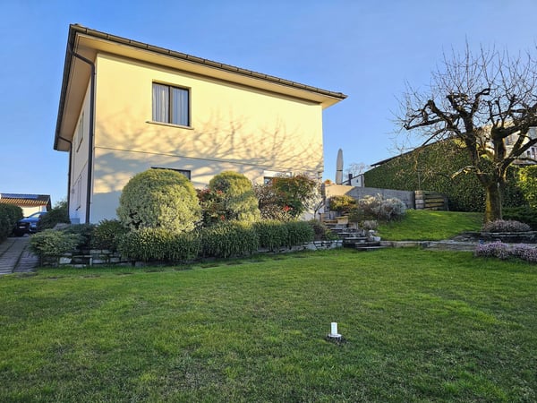 Balerna: Meravigliosa casa unifamiliare immersa nel verde, con ampio giardino e piscina 3