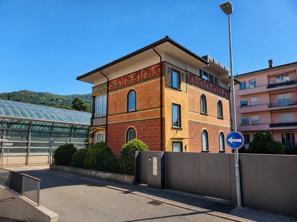 Chiasso centro: prestigiosa villa storica rinnovata con 3 appartamenti da reddito 2