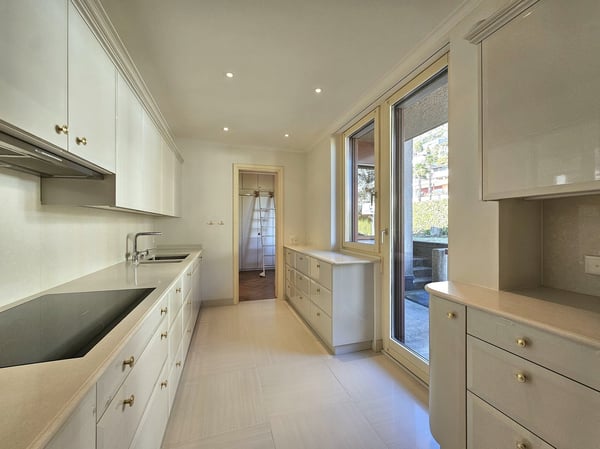Ruvigliana: Luxurious 5.5-room apartment with enchanting lake view, private garden and terraces 20