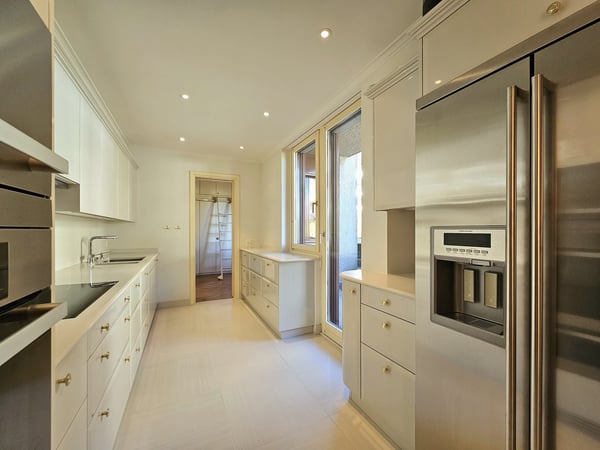 Ruvigliana: Luxuriöse 5.5-Zimmer-Wohnung mit bezauberndem Seeblick, privatem Garten und Terrassen 11