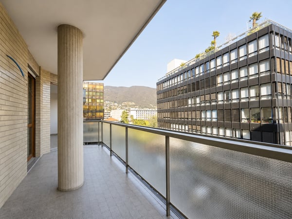 Chiasso centro: Ampio appartamento 6 locali diviso in 2 unità abitative da reddito 1