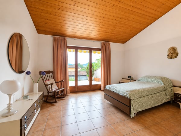 Stabio San Pietro: Affascinante casa unifamiliare 3.5 locali con giardino privato e vista aperta 11