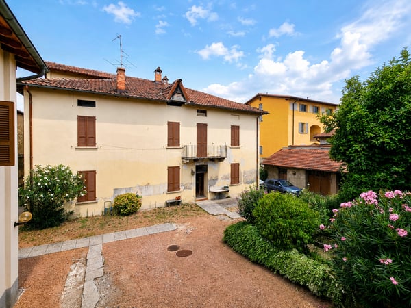 Stabio San Pietro: Affascinante casa unifamiliare 3.5 locali con giardino privato e vista aperta 3