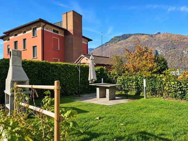Bellinzona Daro: Ampia e confortevole casa bifamiliare con incantevole vista dominante 12
