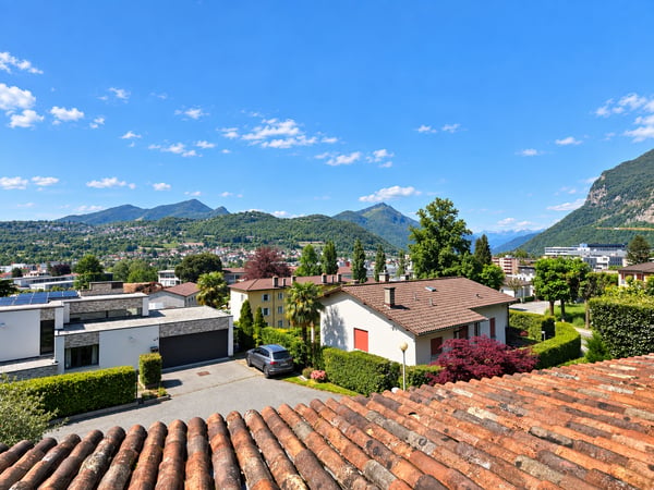Mendrisio: Deliziosa casa unifamiliare contigua con splendido giardino e vista panoramica 4