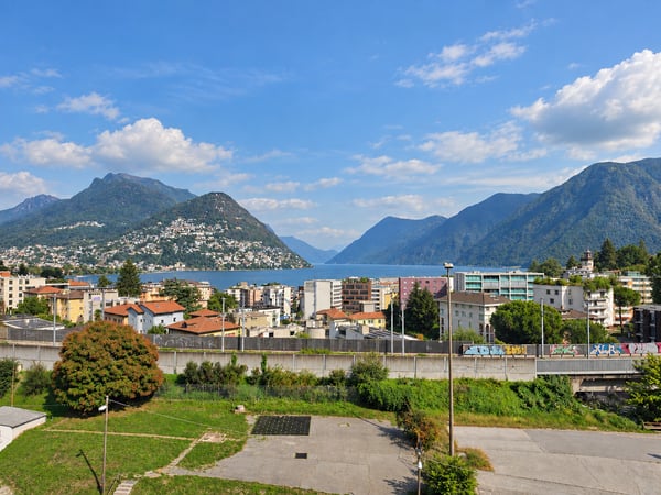 Lugano: Rinnovato 2.5 locali ultimo piano con splendida vista lago 1