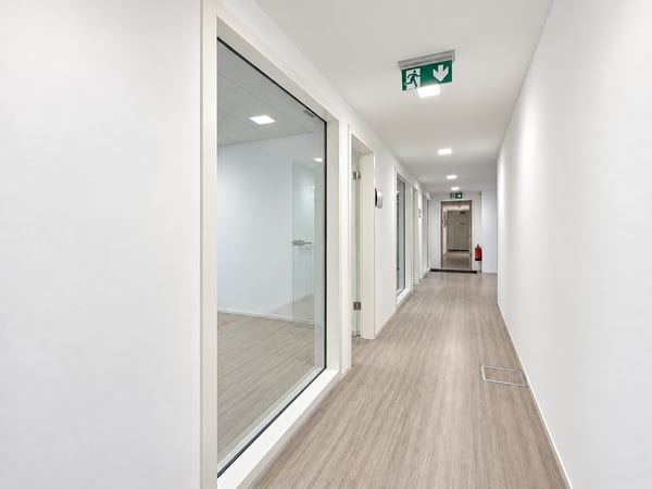 Morbio Inferiore: Grande ufficio di rappresentanza all'interno del prestigioso Stabile Riflesso 8