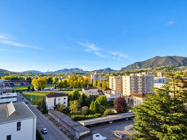 Chiasso: Affittasi rinnovato appartamento 2.5 locali con vista aperta 2