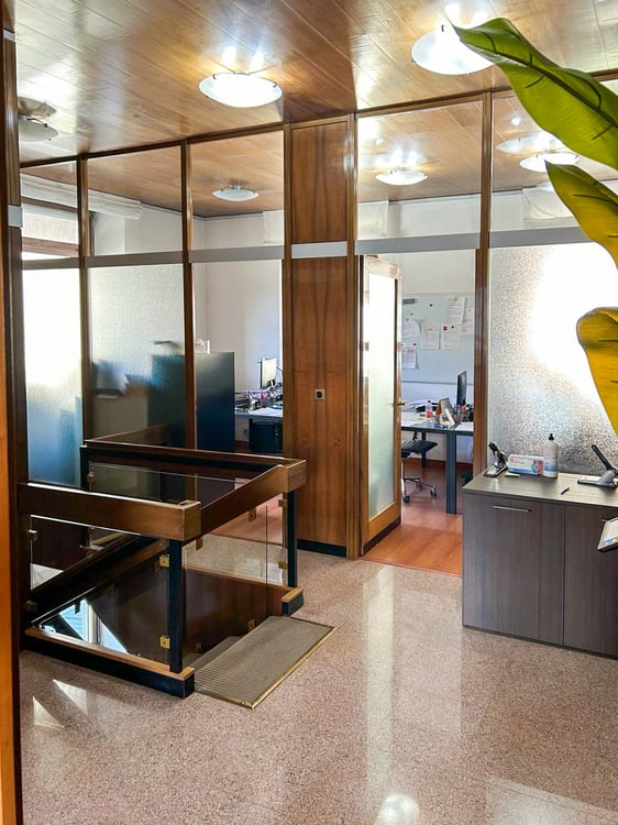 AMPIO UFFICIO CON SALE RIUNIONI E PARCHEGGI 7