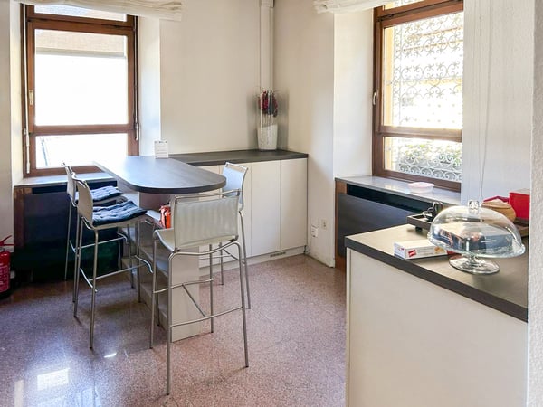 AMPIO UFFICIO CON SALE RIUNIONI E PARCHEGGI 10