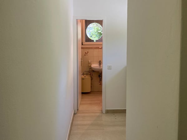 UFFICIO DI 1 LOCALI IN POSIZIONE CENTRALE A MENDRISIO 10