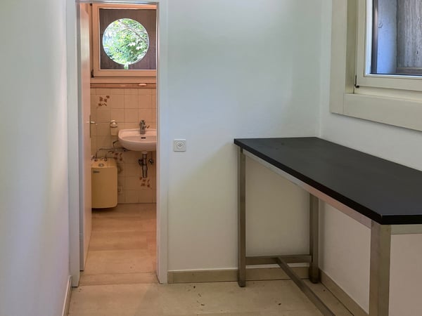 UFFICIO DI 1 LOCALI IN POSIZIONE CENTRALE A MENDRISIO 9