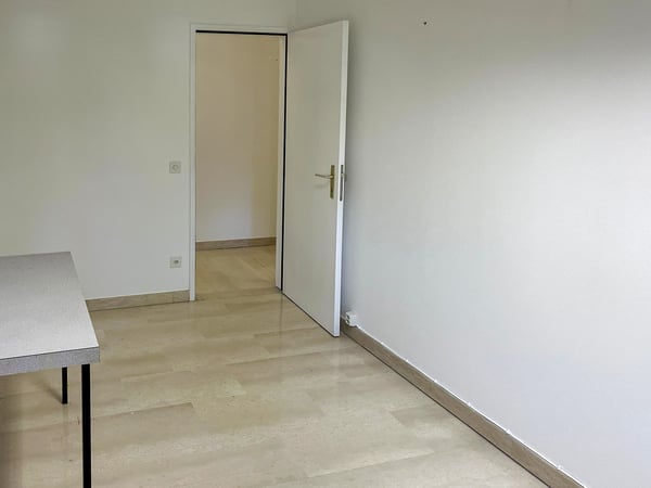 UFFICIO DI 1 LOCALI IN POSIZIONE CENTRALE A MENDRISIO 5