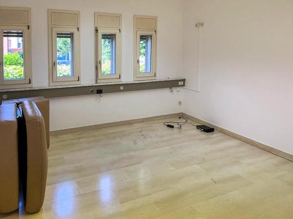 UFFICIO DI 1 LOCALI IN POSIZIONE CENTRALE A MENDRISIO 3