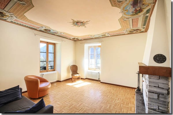 Historisches Gebäude sowie freistehendes Haus 4