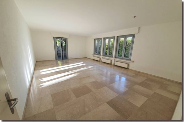 Gediegenes Wohnen verlangt Raum... und einen Top Standort ! 3