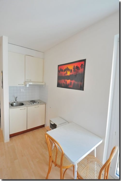Hübsche, unmöblierte 1-Zimmerwohnung, sehr hell und freundlich 5