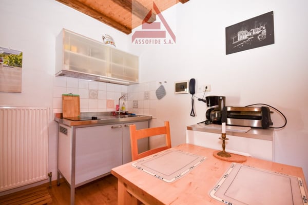 Casa con 6 appartamenti / Haus mit 6 Wohnungen 3