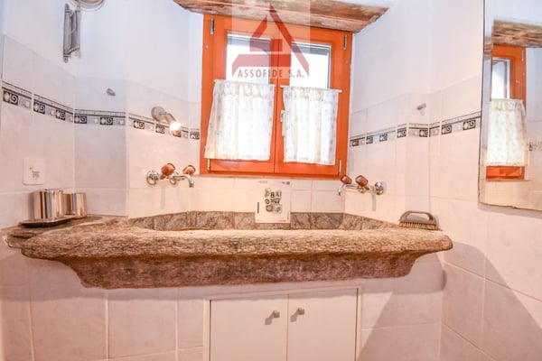 Casa con 6 appartamenti / Haus mit 6 Wohnungen 9