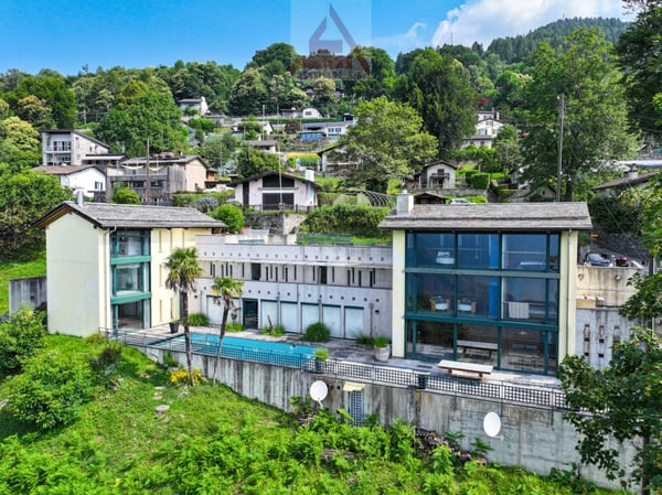 Villa con piscina / Villa mit Pool - ca. 300 m2 9