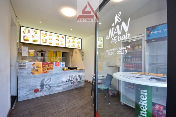 Stabile residenziale / commerciale / Wohn- / Gewerbegebäude 3