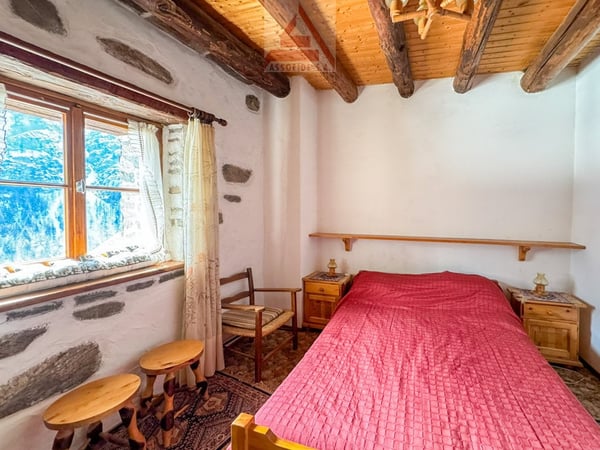 Un rifugio autentico tra le montagne / Ein authentischer Rückzugsort in den Bergen 4