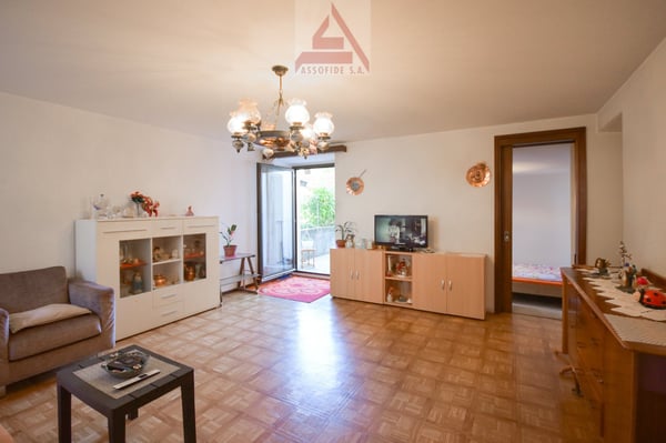 Casa bifamiliare a Losone – Un'oasi di tranquillità nel Ticino 3
