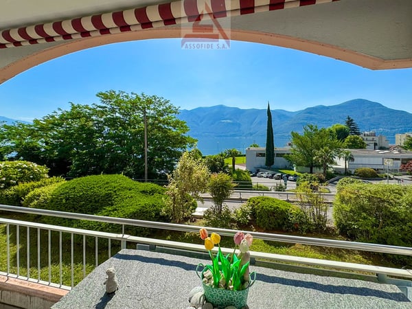Una terrazza sul Lago Maggiore / Eine Terrasse am Lago Maggiore 1