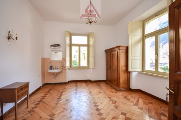 Villa storica con parco privato / Historische Villa mit privatem Park 6