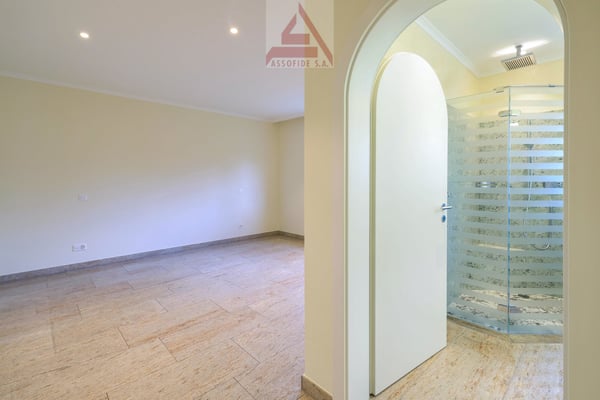 Elegante appartamento di 4.5 locali / Elegante 4.5-Zimmerwohnung 5