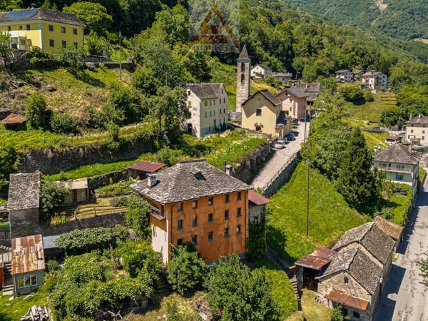 Affascinante casa ticinese / Charmantes Tessinerhaus 12