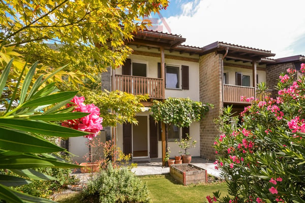 Deliziose casette a schiera a Solduno / Wunderschöne Reihenhäuser in Solduno 1