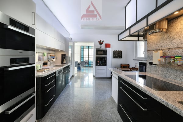 Prestigioso attico di 5.5 locali vista lago/Prestigioses 5.5-Zimmer-Attika mit Seeblick 3